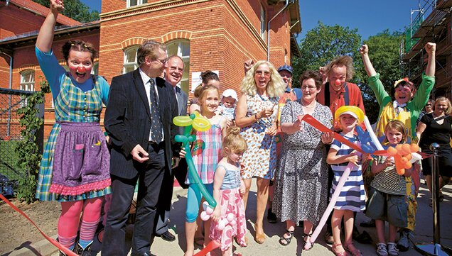 Catherine von Fürstenberg-Dussmann eröffnet ersten KulturKIndergarten 