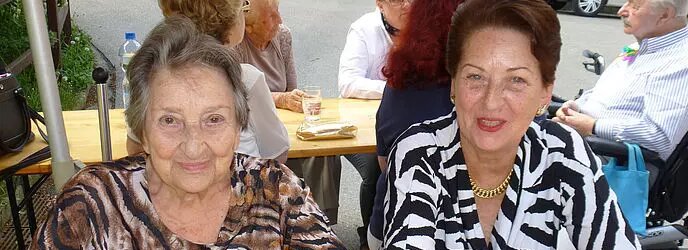 Residenzbewohner beim Kaffee Trinken