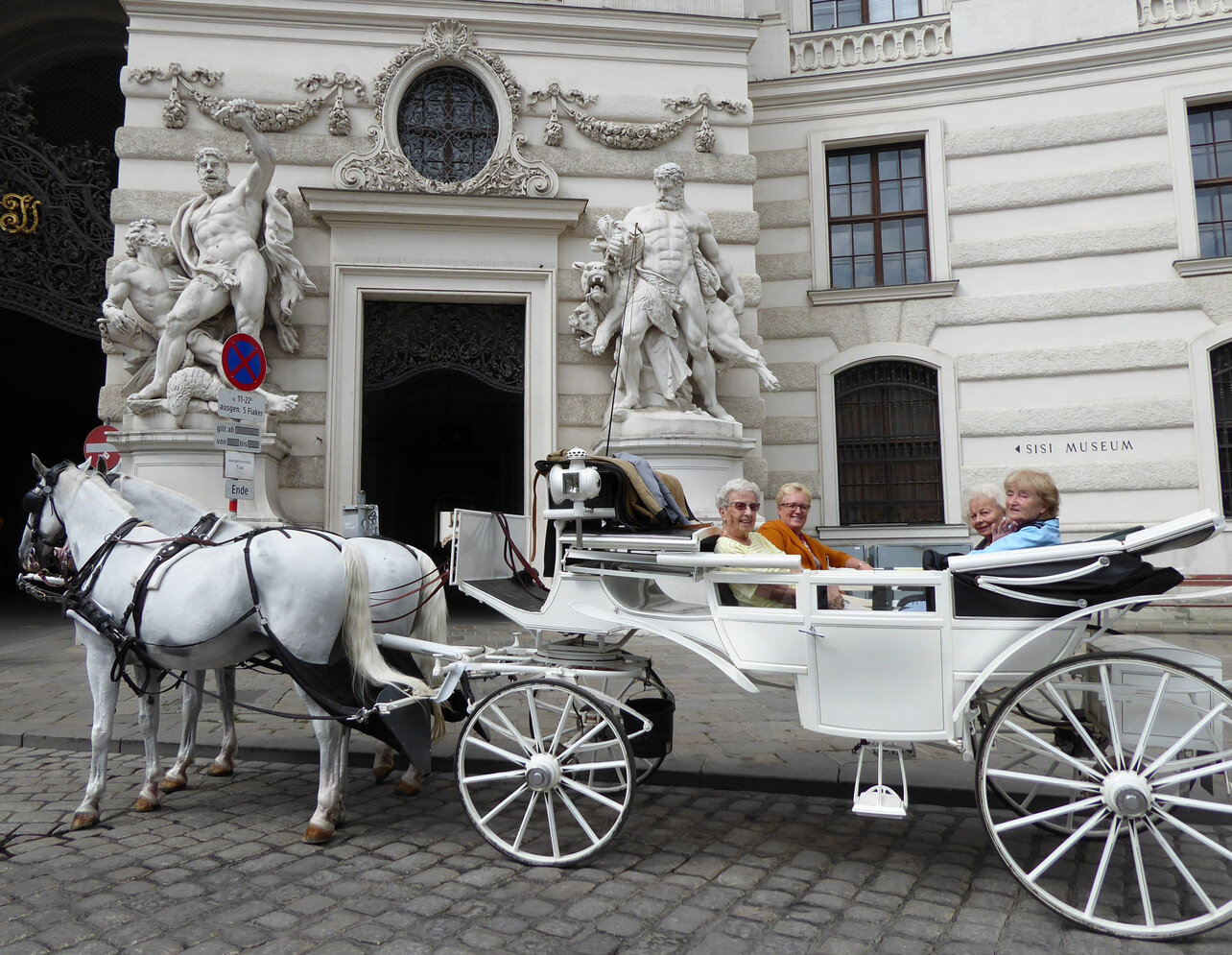 Fiakerfahrt mit Kursana Bewohnenden durch Wiener Innenstadt  | © Kursana