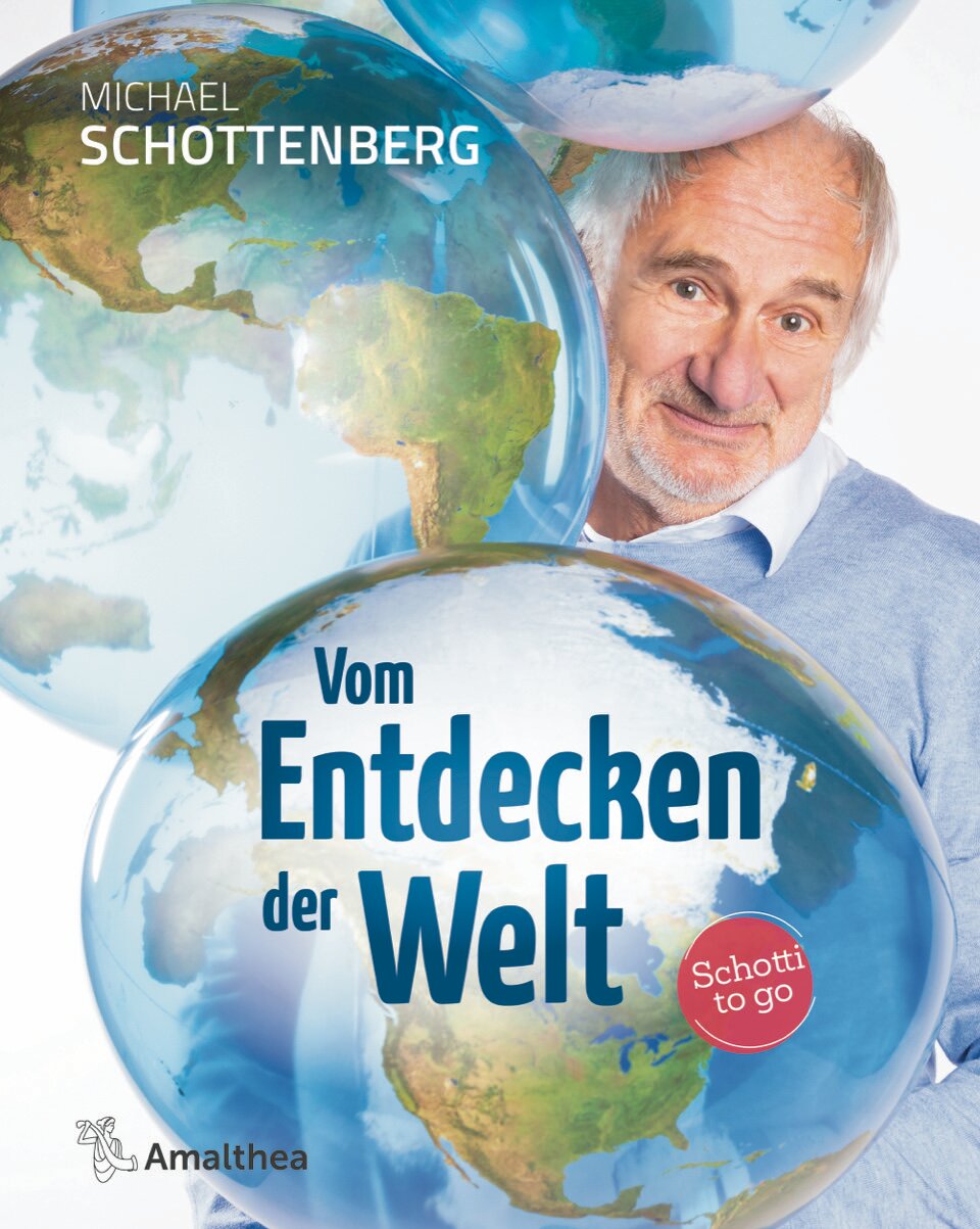 Bild von Michael Schottenberg und seinem Buch | © Amalthea Verlag