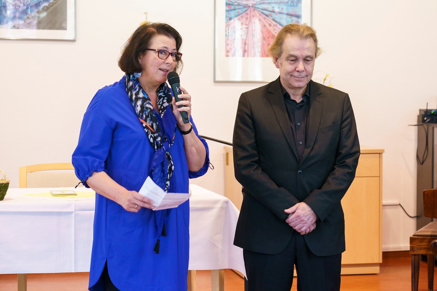 Kursana-Direktorin Brigitta Hartl-Wagner mit Ehrengast Stefan Fleming.