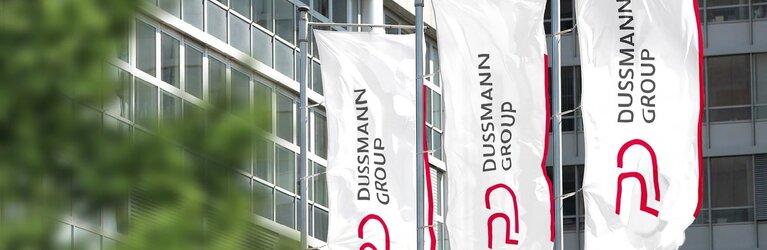 Dussmann Group Fahnen 