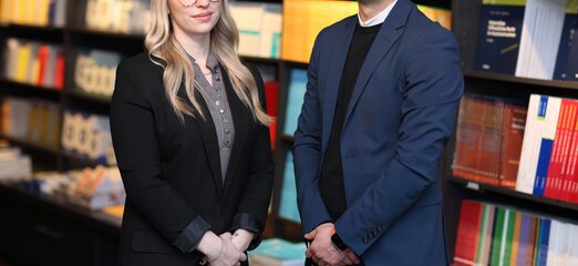 Leonie Geske übernimmt den strategischen Einkauf und Sergiy Esposito den Bereich IT & Business Intelligence im KulturKaufhaus | © Foto: Dussmann Group