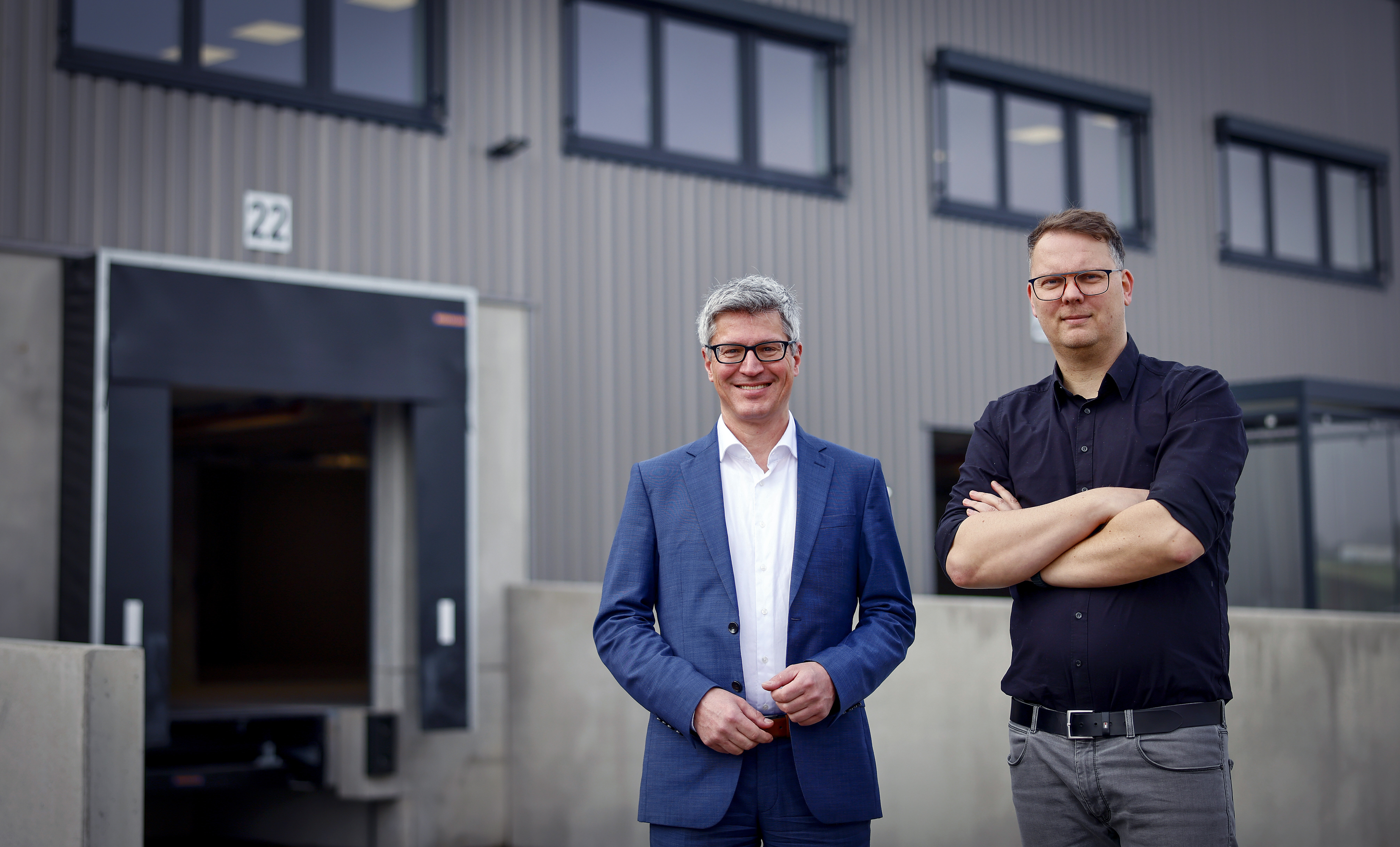 Thomas Burger, Geschäftsführer Dussmann das KulturKaufhaus, und Martin Wunderlich, Head of Logistics | © Foto: Dussmann Group/Hannibal Hanschke