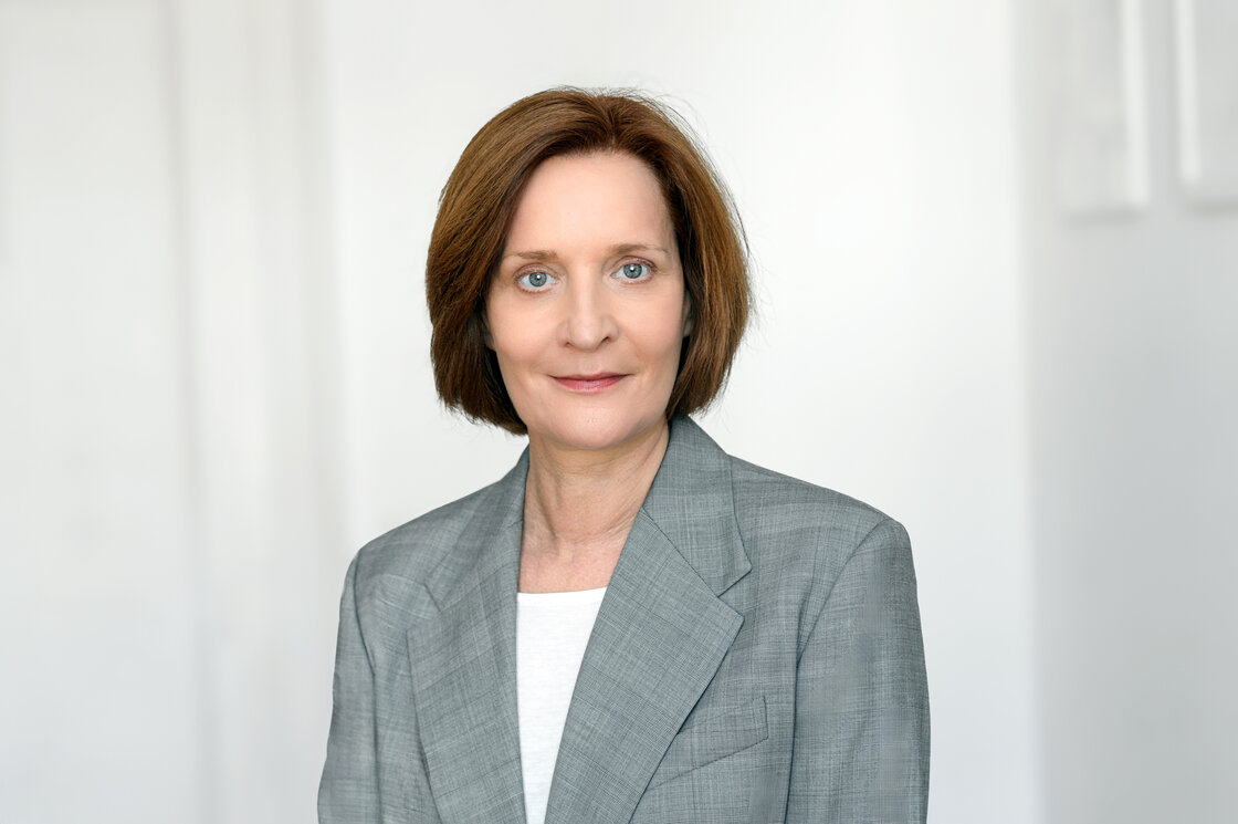 Portrait von Eva Lettenmeier, neue operative Geschäftsführerin bei Kursana | © Kursana