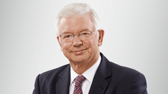 Roland Koch, Mitglied des Stiftungsrats der Dussmann Group